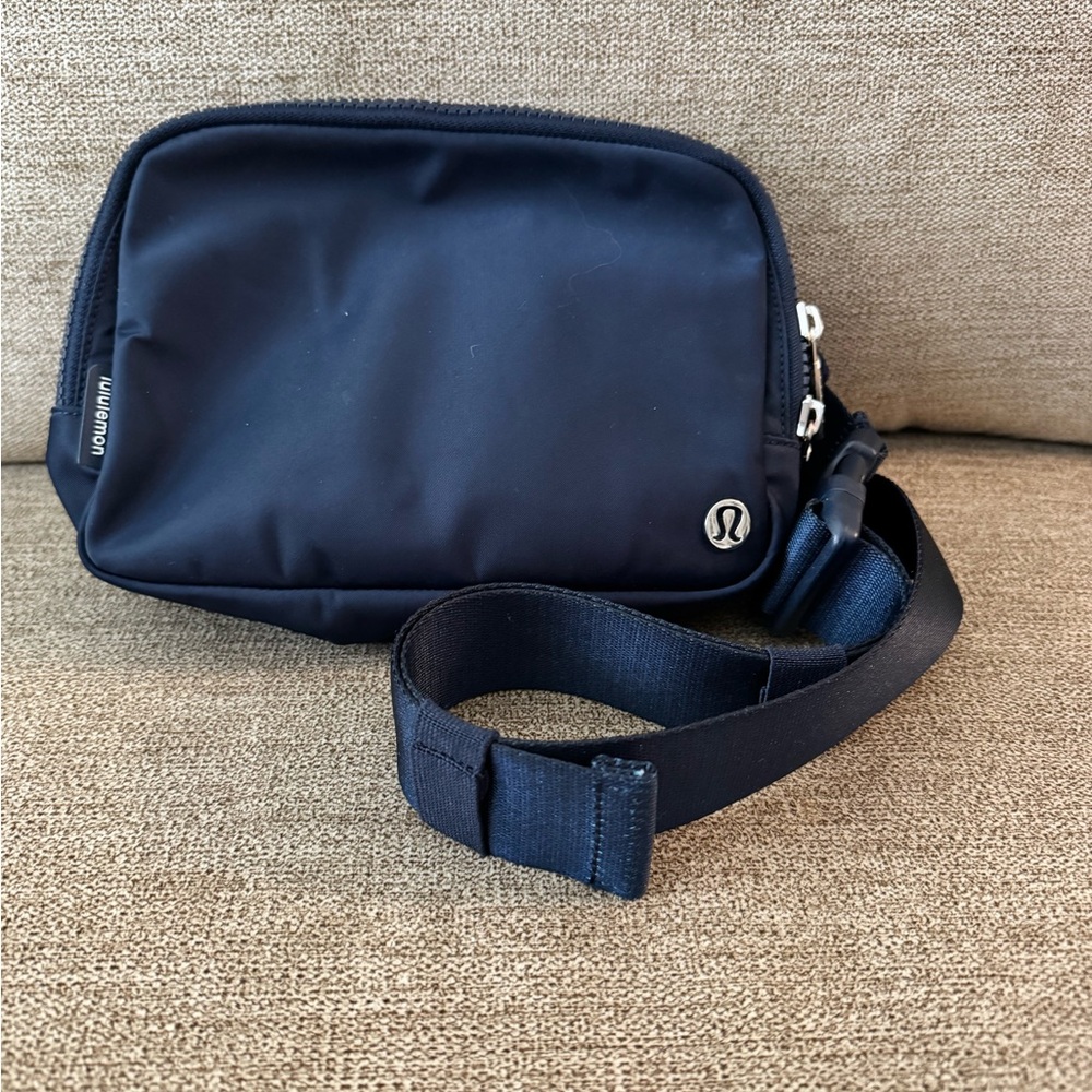 lululemon athletica Navy Men's Belt Bag
